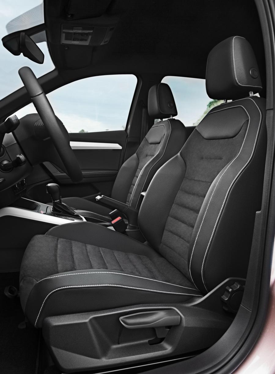 Интерьер Seat Arona Xcellence 2017 года  (WW) (фото 22 из 45)